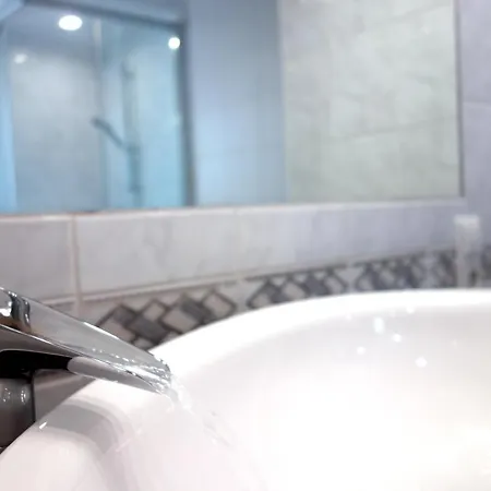 Happy Homes Red - Dein Stylisches Maisonette-apartment Mit Wow-effekt! * Altenstadt