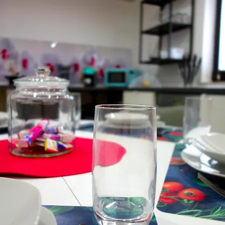 Apartment Happy Homes Red - Dein Stylisches Maisonette-apartment Mit Wow-effekt!