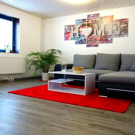 Happy Homes Red - Dein Stylisches Maisonette-apartment Mit Wow-effekt! Apartment