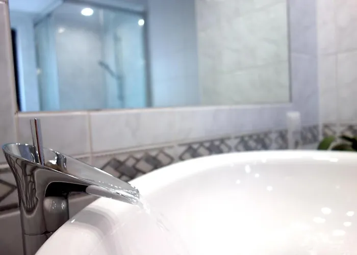 Happy Homes Red - Dein Stylisches Maisonette-apartment Mit Wow-effekt! * Altenstadt