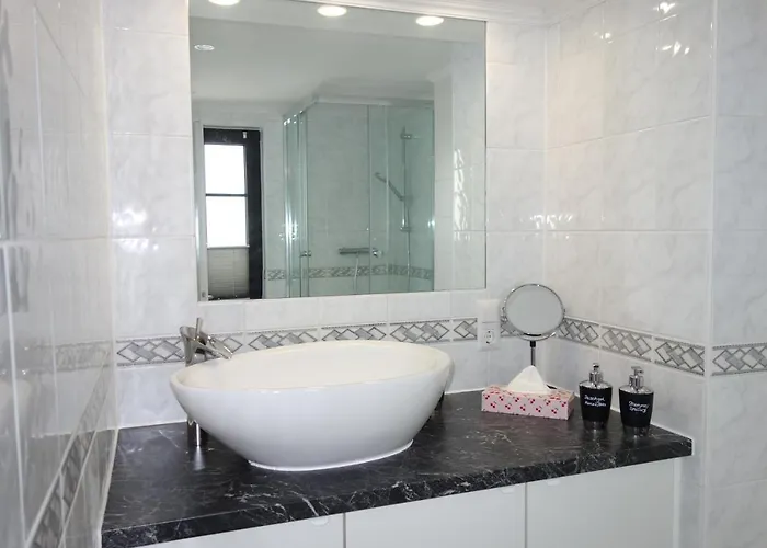 Happy Homes Red - Dein Stylisches Maisonette-apartment Mit Wow-effekt! * Altenstadt