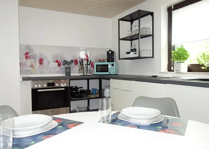 Happy Homes Red - Dein Stylisches Maisonette-apartment Mit Wow-effekt! *