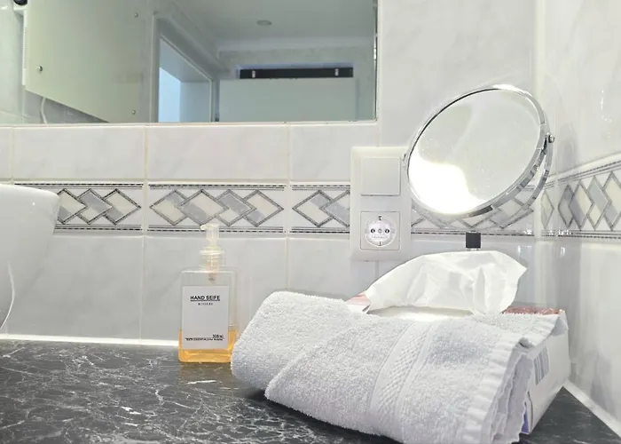 Happy Homes Red - Dein Stylisches Maisonette-apartment Mit Wow-effekt! Altenstadt